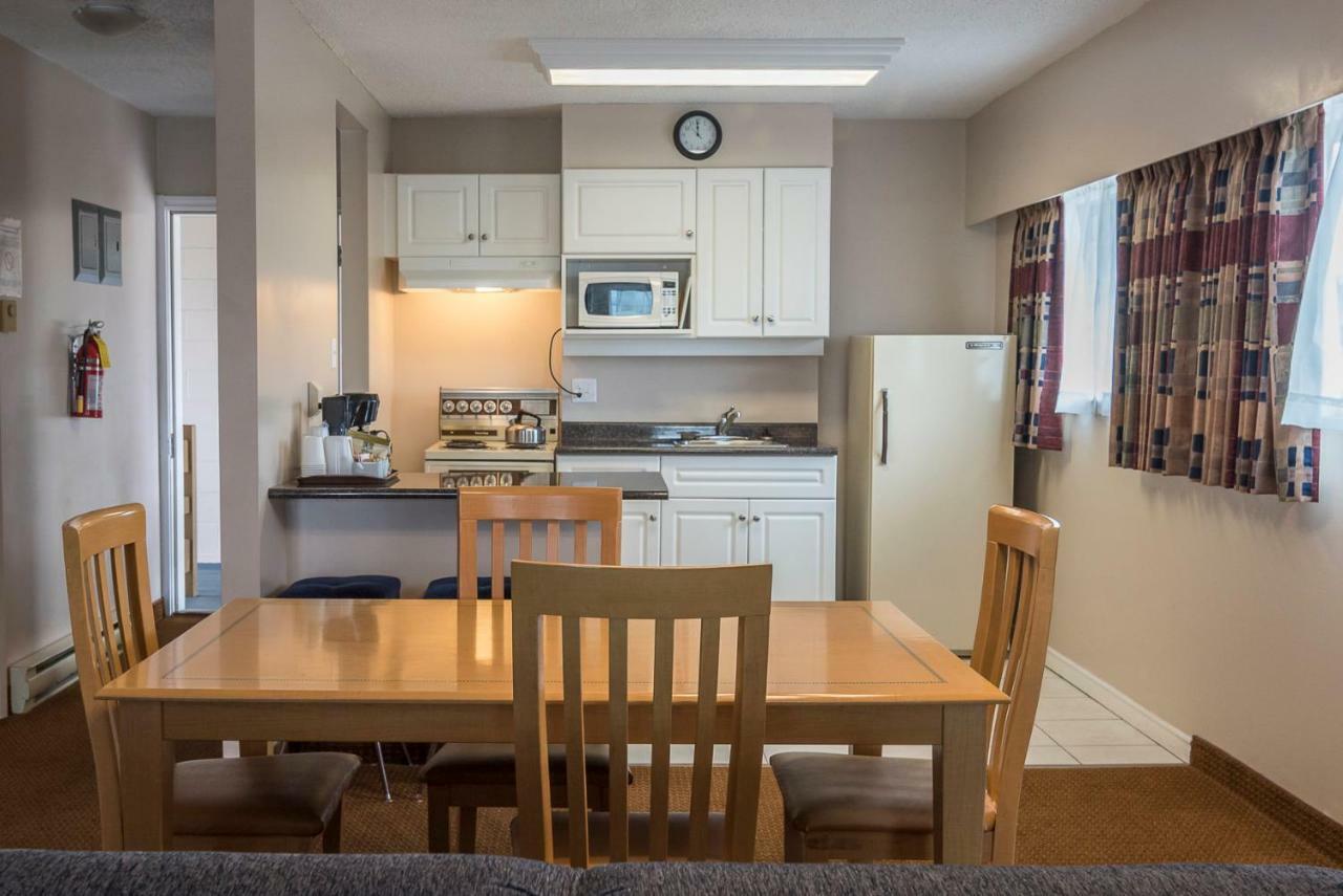 Port Augusta 3*