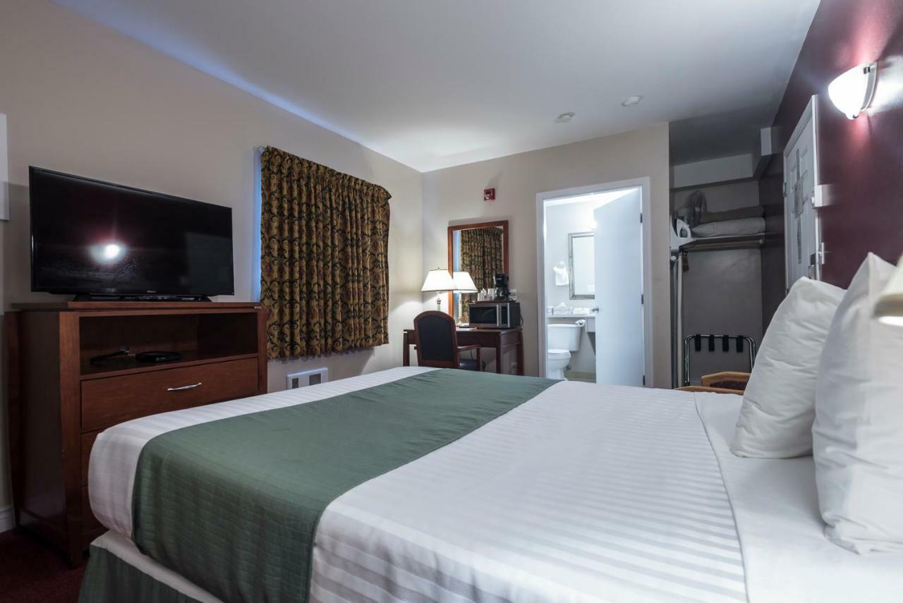 Port Augusta Hotel Comox